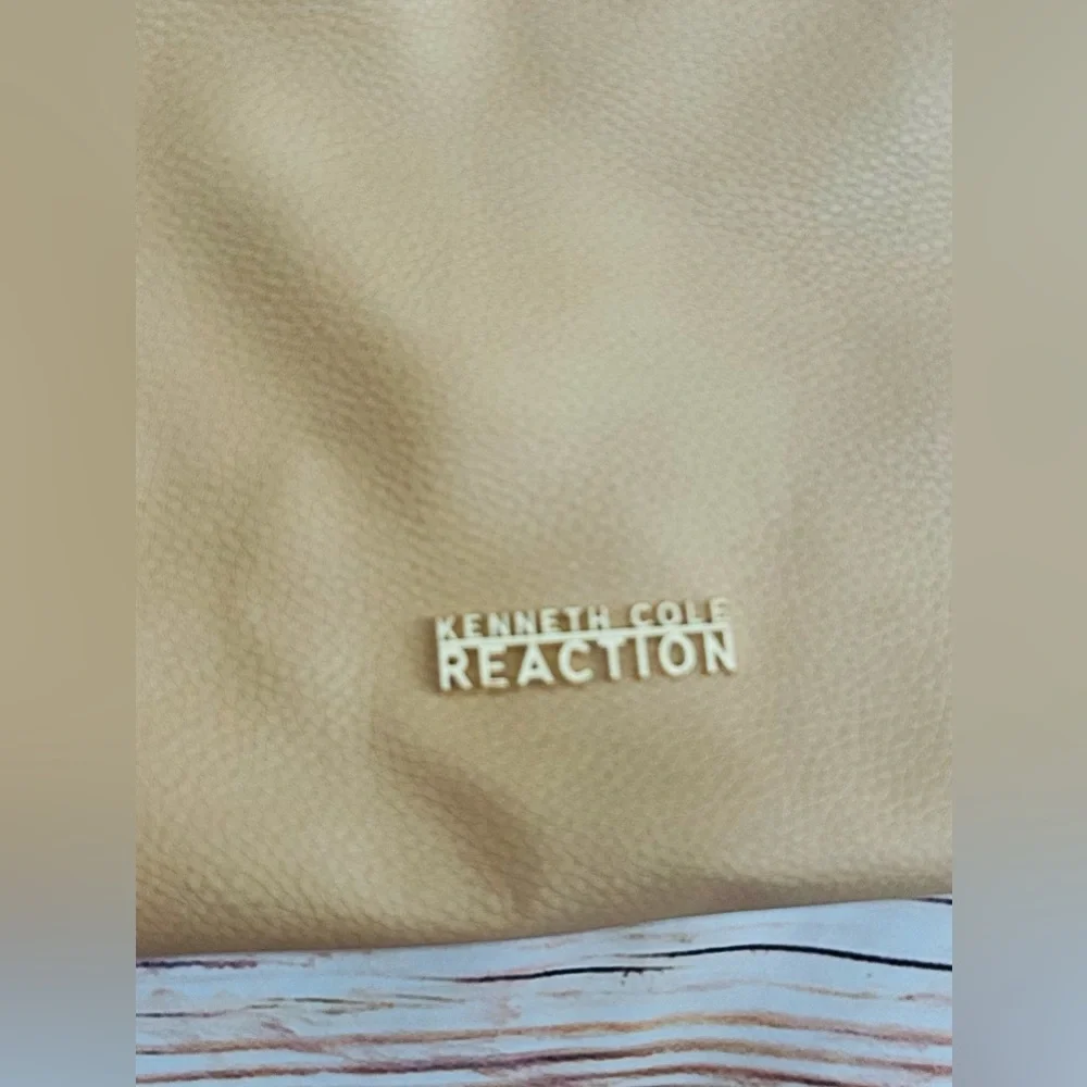 Kenneth Cole Reaction Women’s Tan Logo Zipper One Strap Shoulder Bag